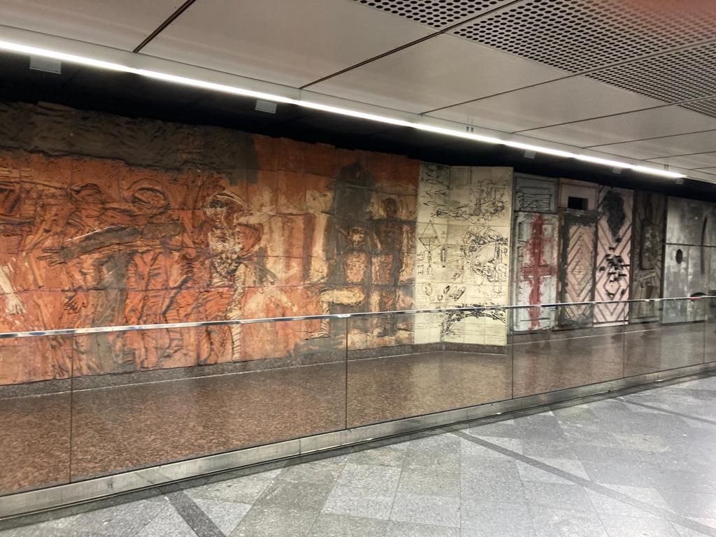 Subway decorations at Westbahnhof (Credit: Susanna Riedler)