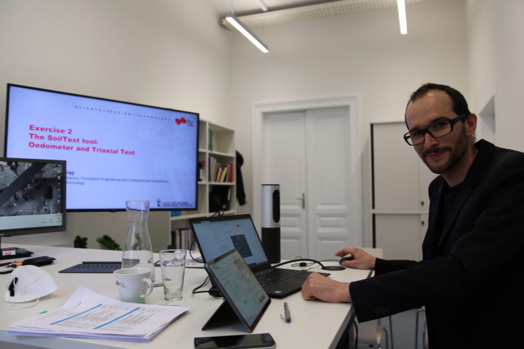 Franz Tschuchnigg bei der Arbeit. ”Jedes Forschungsprojekt steht und fällt mir der Qualität der Daten.” (Credit: TU Graz) 