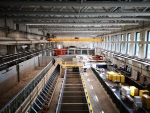 Blick vom Besucherbalkon in die große Halle (credit: eguana/Riedler)